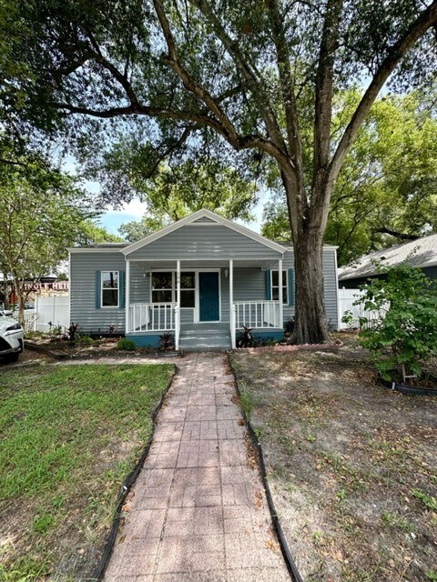 Photo - 106 E Hanna Ave House