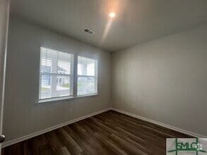 Building Photo - 225 Lillian St