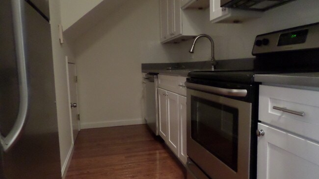 Foto del edificio - 100 E Brookline St