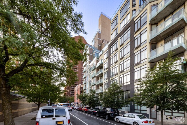 Building Photo - 344-346 E 110th St