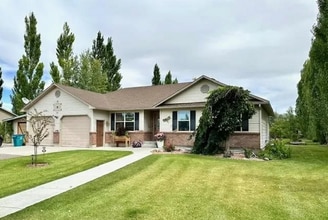 Building Photo - 2 N 3737 E