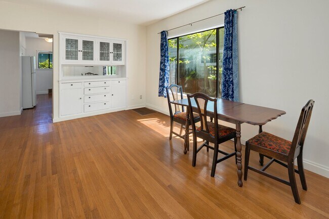 Building Photo - 5646 Ravenna LLC