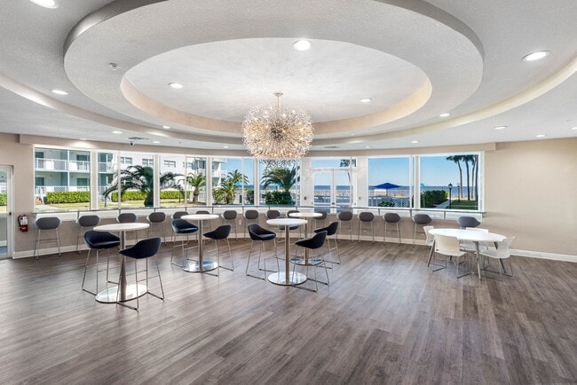 Building Photo - Dream Space Coast