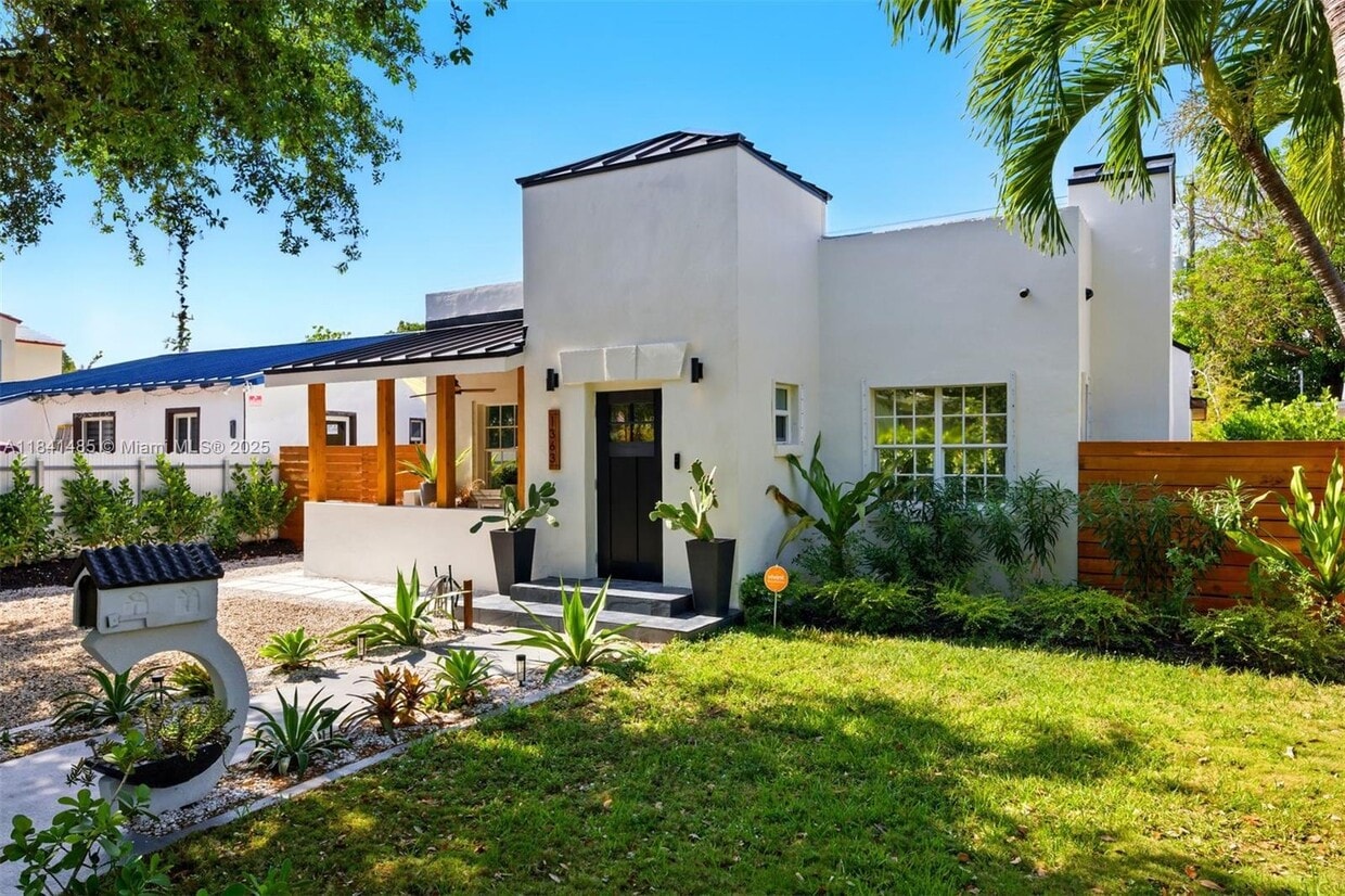 Primary Photo - 1363 Biarritz Dr