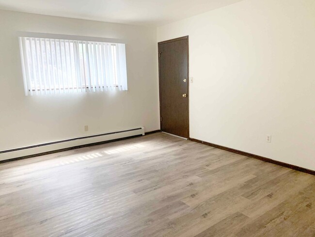 Building Photo - 1729 Palm Dr