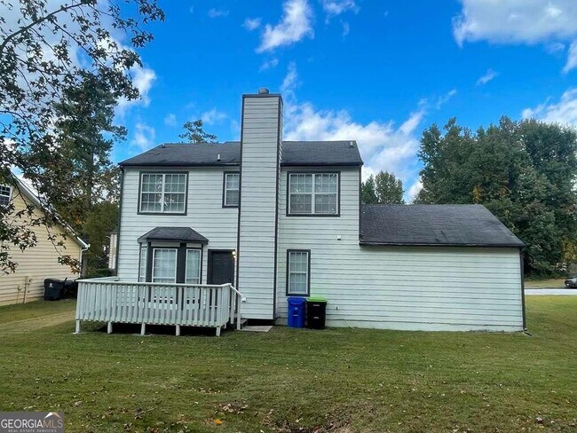 Building Photo - 2200 Burdett Ridge Dr