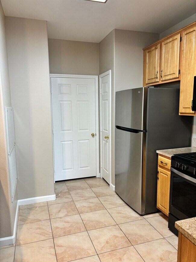 Foto del edificio - $2,000 PER MONTH FOR THIS GORGEOUS CONDO - AVAILABLE IMMEDIATELY- 2 BEDROOM, 2 BATH UPSTAIRS UNIT...