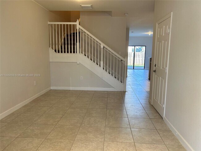 Foto del edificio - 8890 NW 102nd Pl