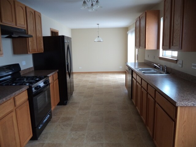 Building Photo - 2228 Ridge Dr