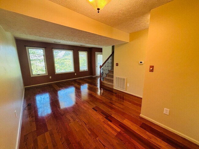 Foto del edificio - 530 Kamran Dr NW