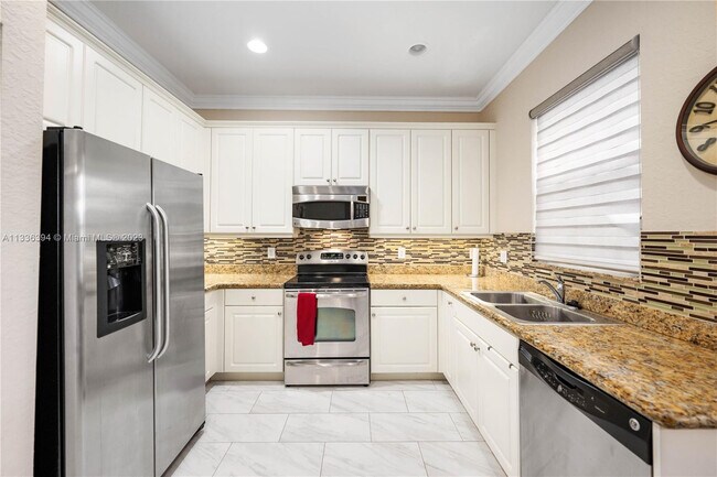 Foto del edificio - 7841 Jewelwood Dr