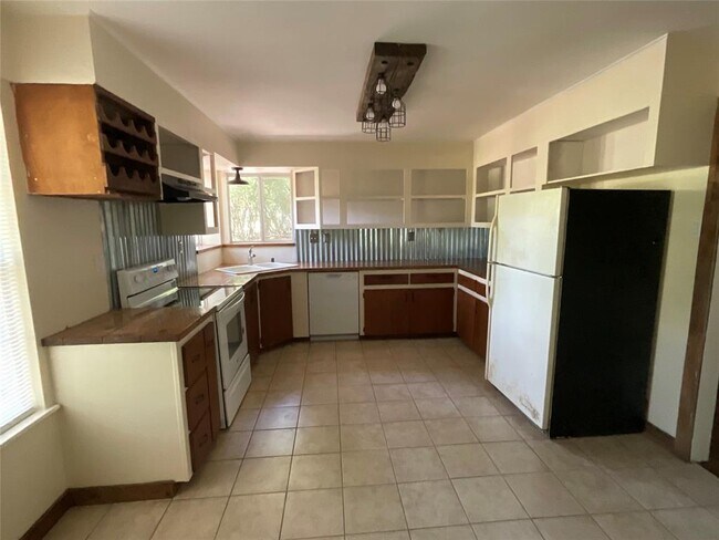 Foto del edificio - 18144 Lark Ln