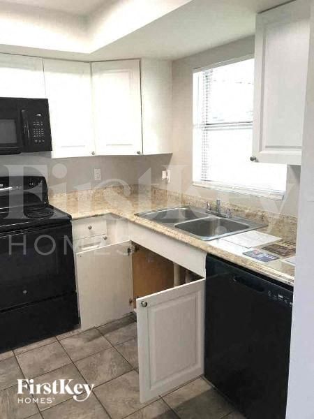 Foto del edificio - 8185 Kings Bay Blvd