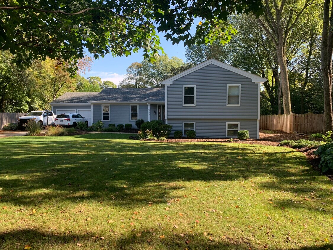 Primary Photo - 846 Mandrake Dr