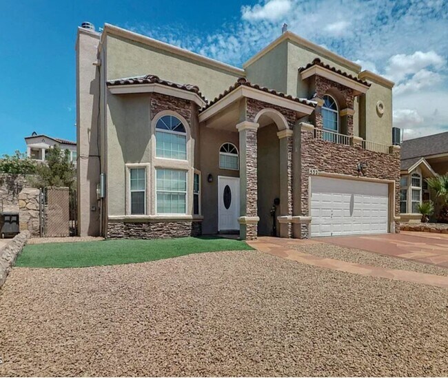 Foto del edificio - 4 BEDROOM 3 BATHROOM HOME! fully remodeled...