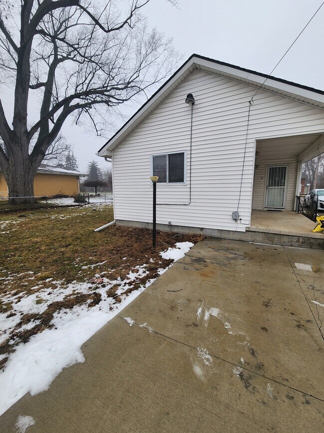 Foto del edificio - 26233 Penn St