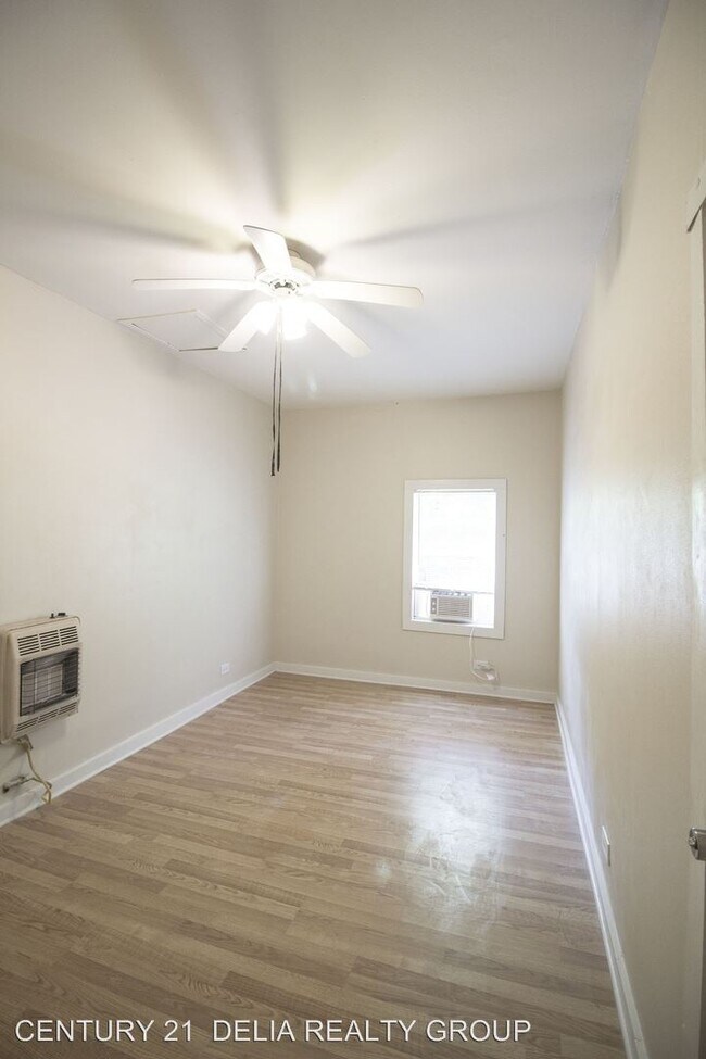 Building Photo - 133 Country Club Cir
