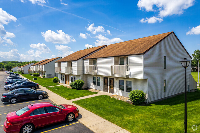 Building Photo - KSU East Townhomes - Student Housing