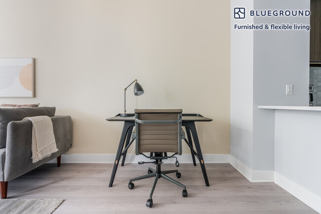 Building Photo - 4850 Rugby Ave