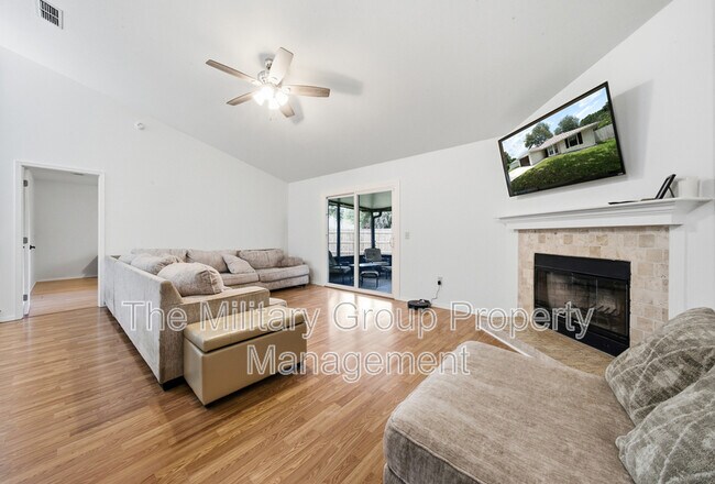 Building Photo - 1261 Cutlass Rd