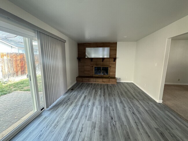 Building Photo - 1413 Rancho Way