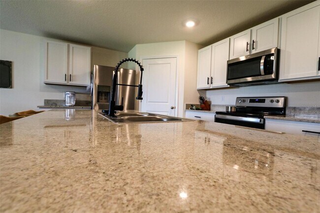 Building Photo - 5180 Plumeria Dr