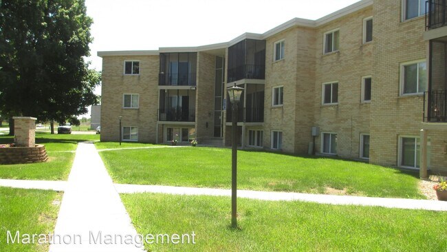 Foto del edificio - 2 br, 1 bath Apartment - 18594 Gary St #9 ...