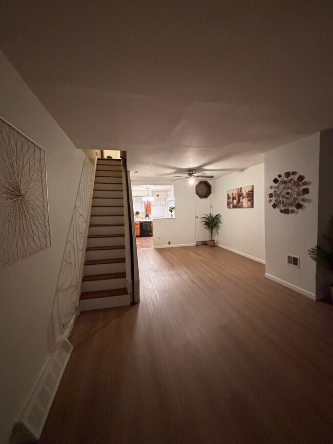 Building Photo - 1529 S 28th St