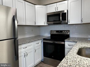 Building Photo - 478 E Main St