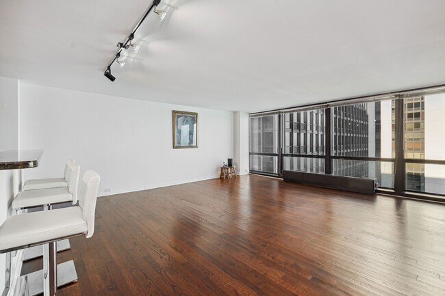 Foto del edificio - 900 N Lake Shore Dr
