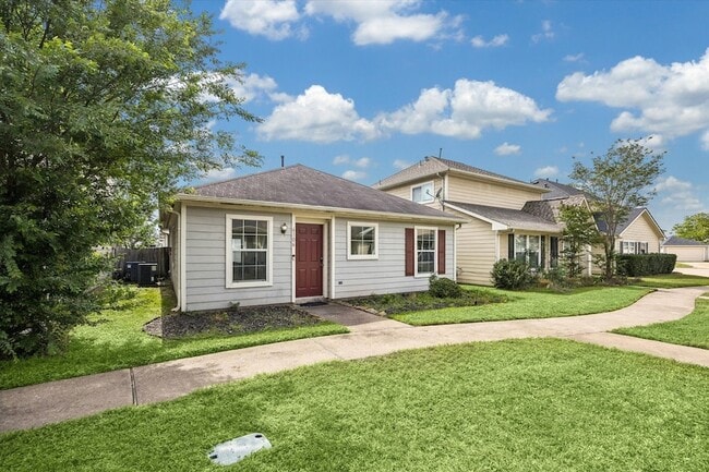 Building Photo - 6106 Settlers Lake Cir E