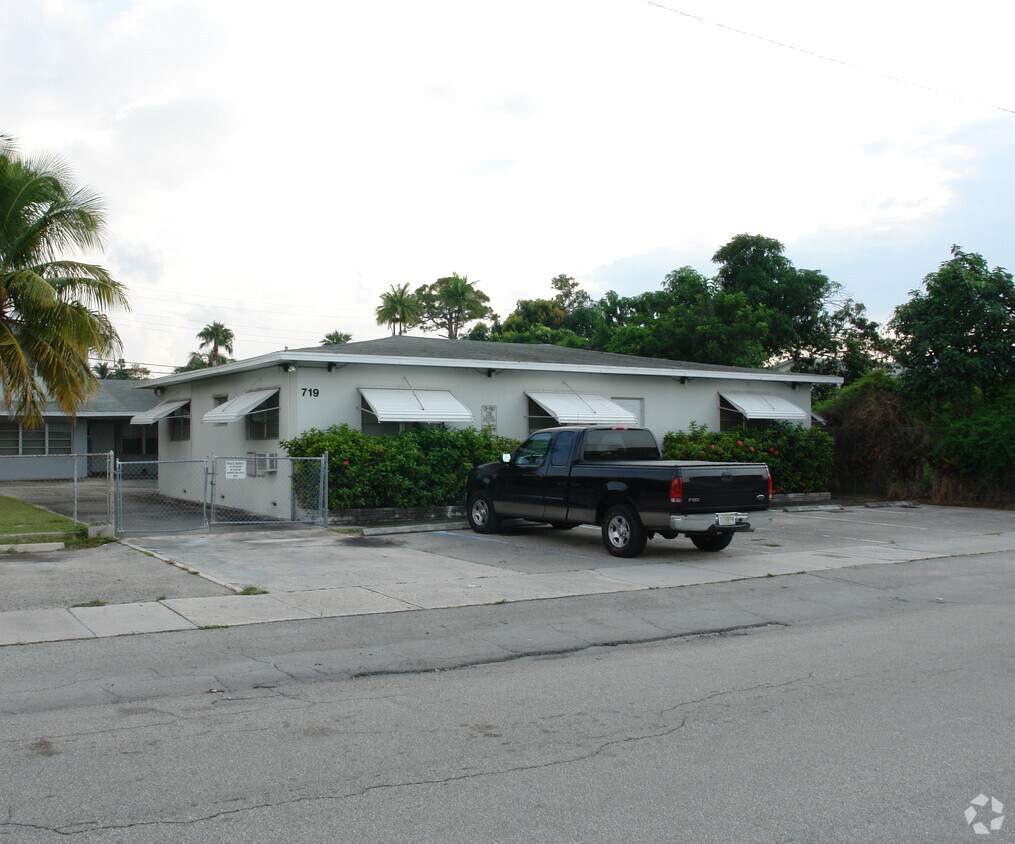 Vista de frente - Harbordale Apartments
