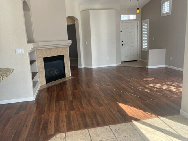 Foto del edificio - Corner Lot 3 Bedroom 2 Bath Double Diamond Home