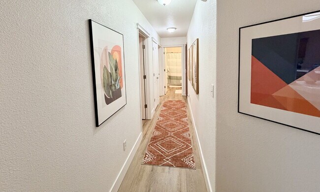 Building Photo - Beautiful updated 4/2 with 3 car garage close to Costco and south Redding Amenities!  Dog friendl...