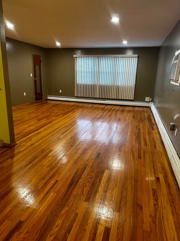 Foto principal - 646 37th St