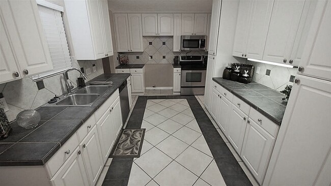 Building Photo - 310 Gentilly Dr