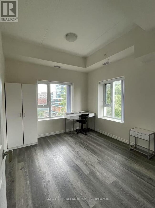 Building Photo - 246 Lester St