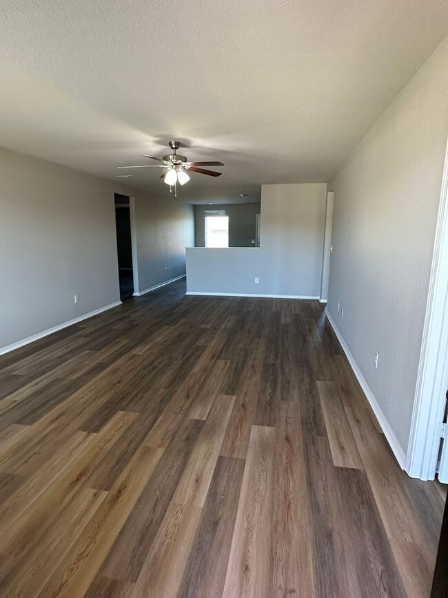 Building Photo - *$99 First Month's Rent - NO HIDDEN FEES!* Four Bedroom | Two Bath Home in Stagecoach Meadows