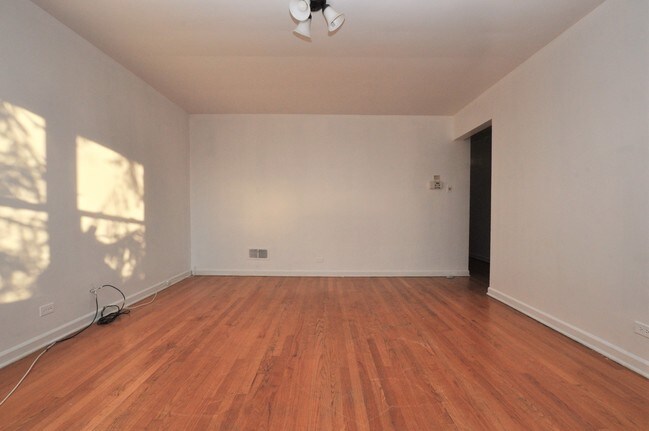 Foto del edificio - 6209 N Kedzie Ave