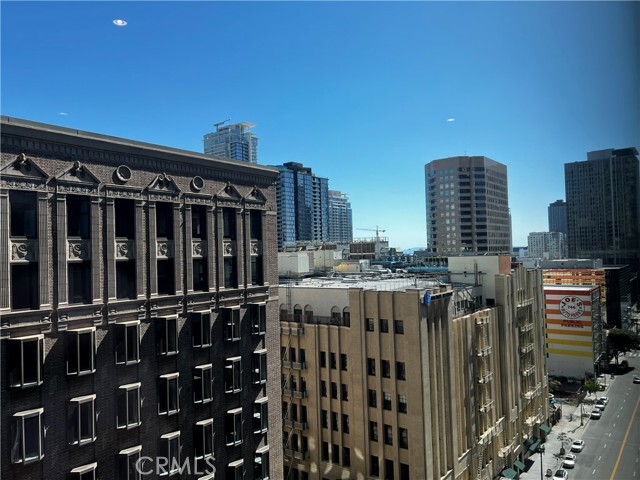 Building Photo - 655 S Hope St
