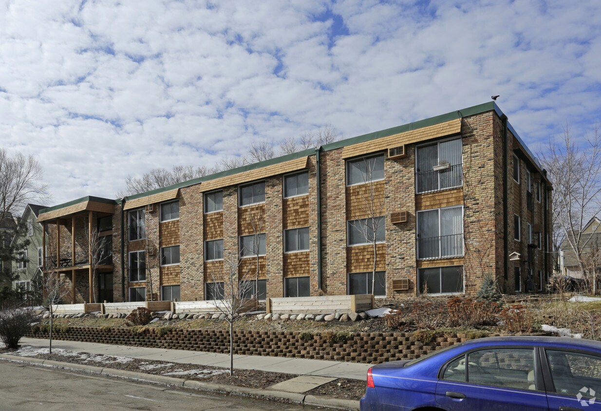 Primary Photo - 2440 Harriet Ave S
