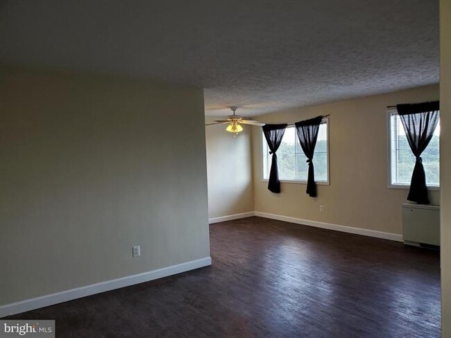 Foto del edificio - 750 S Dickerson St