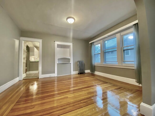 Photo - 12-14 Ledyard St Apartment