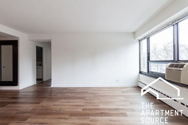 Building Photo - 3130 N Lake Shore Dr