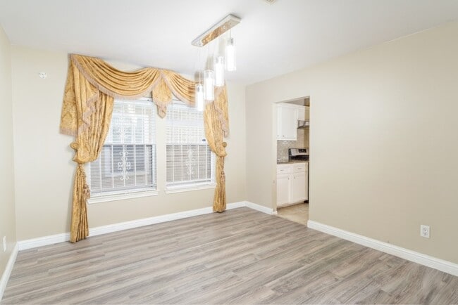 Building Photo - 12819 Wisteria Park Dr