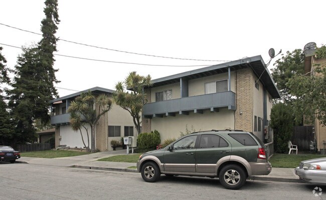 Building Photo - 133 Walti St