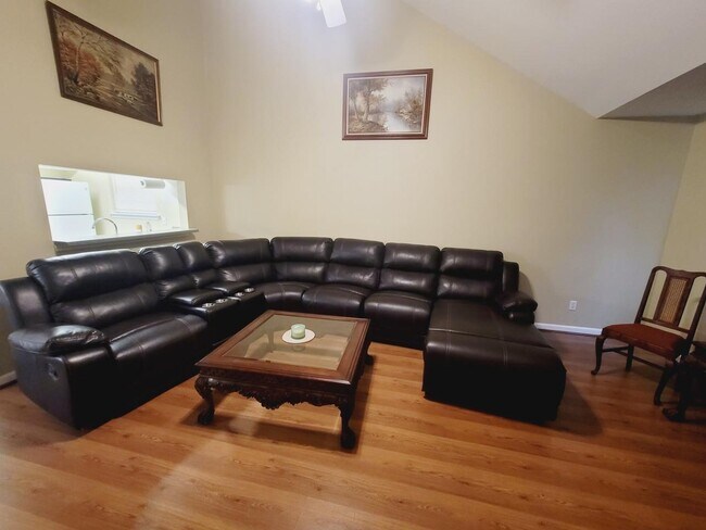 Foto del edificio - 1926 Fannie Dr