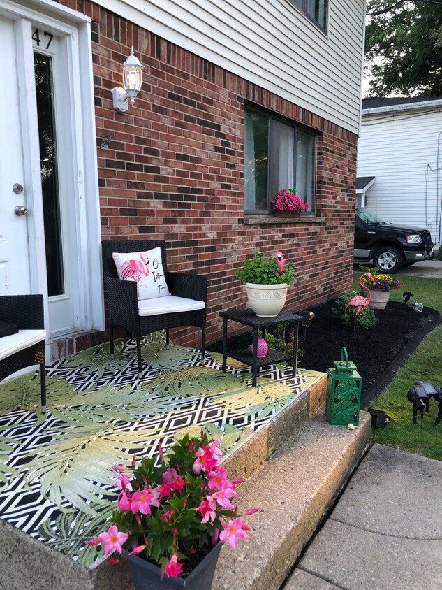 Front porch - 47 Cloverleaf Ave