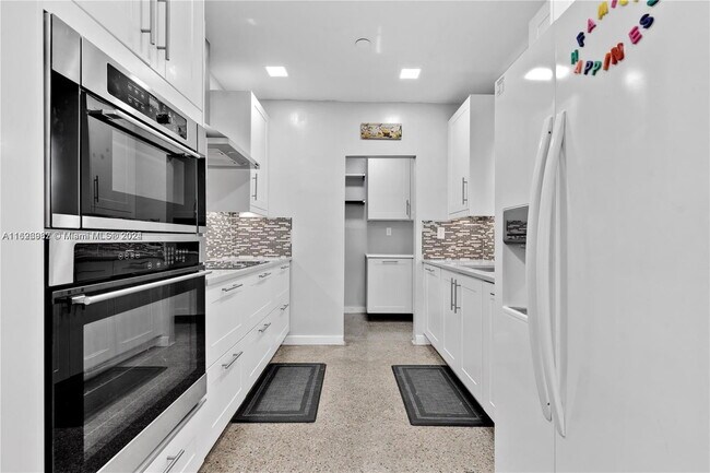 Photo - 211 NE 174th St House