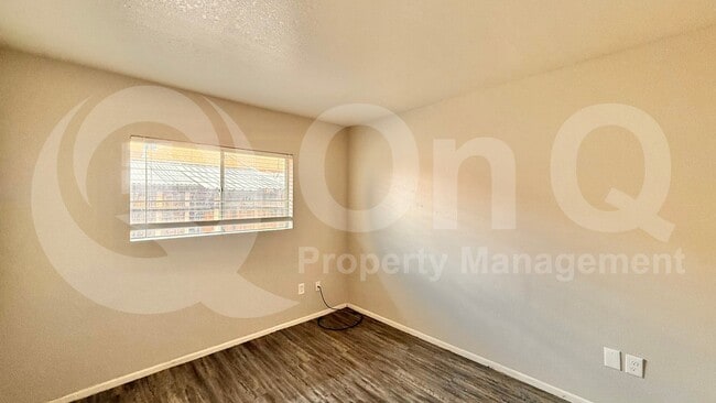 Building Photo - 3004 E Waltann Ln